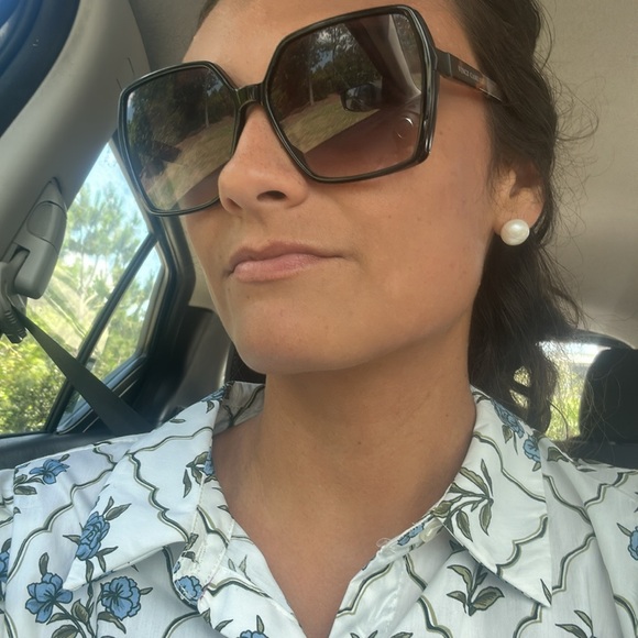 Meet your Posher, Alexis - Picture 2 of 2